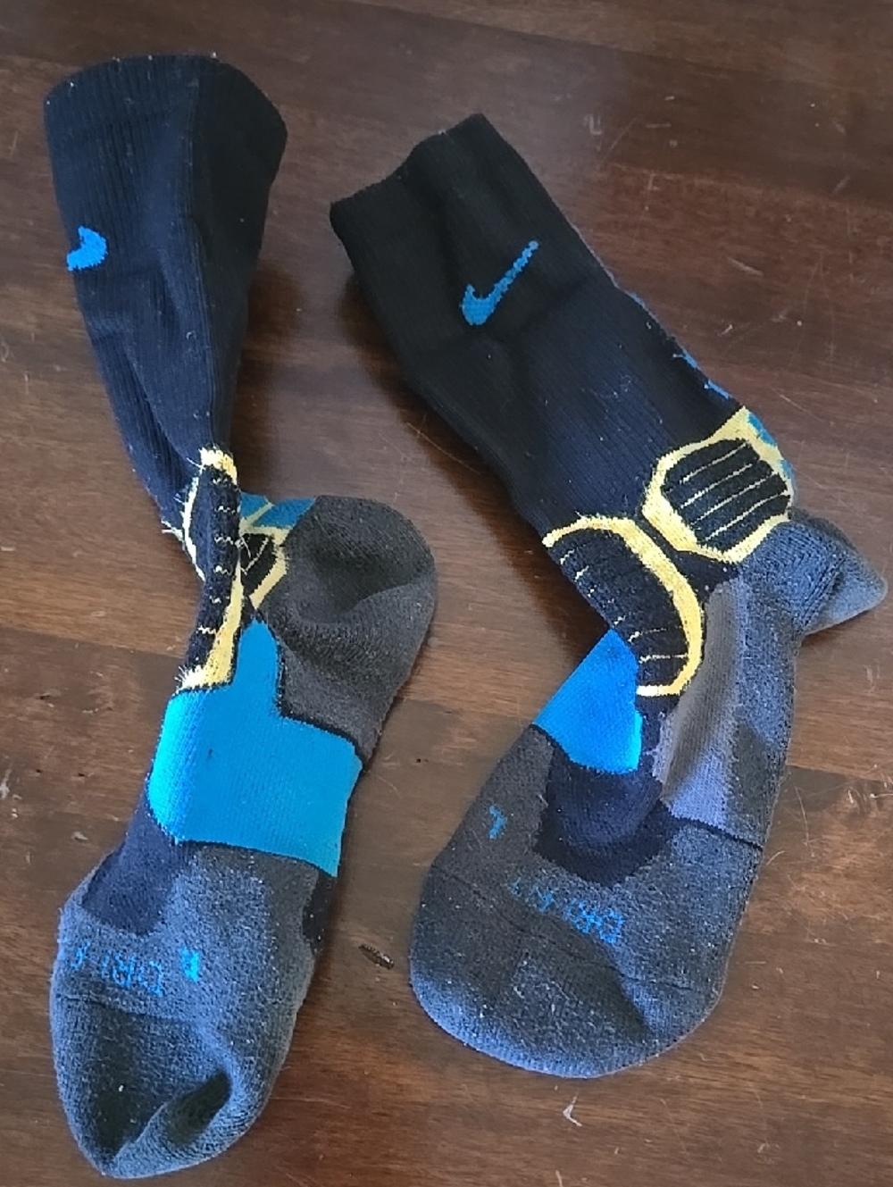 Nike Med Boy Hyperelite Circuit Crew Socks Black Blue Yellow ULTRA RARE STYLE - Picture 10 of 16